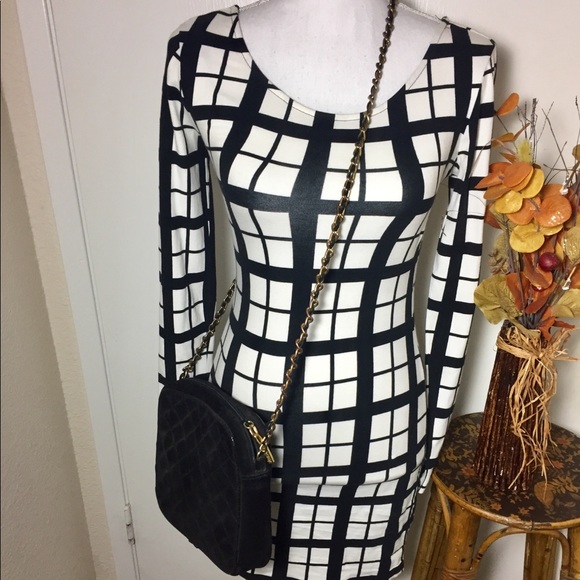 Forever 21 Dresses & Skirts - 🎈New Forever21 print long sleeve dress